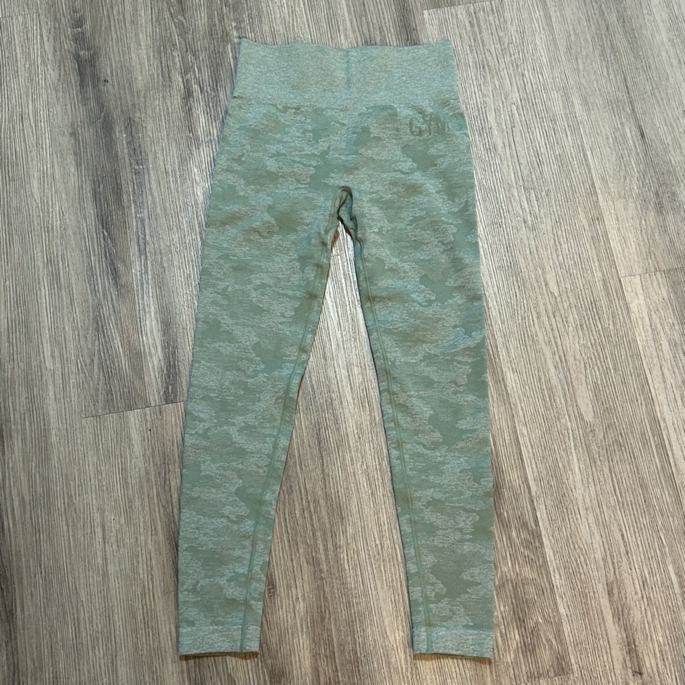Gymshark Adapt Sage Green Camo Seamless Athletic Leggings - Picture 3 of 8